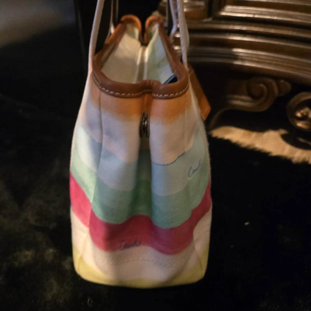 Coach Hampton Sm Tote Multi Color Stripe #10025